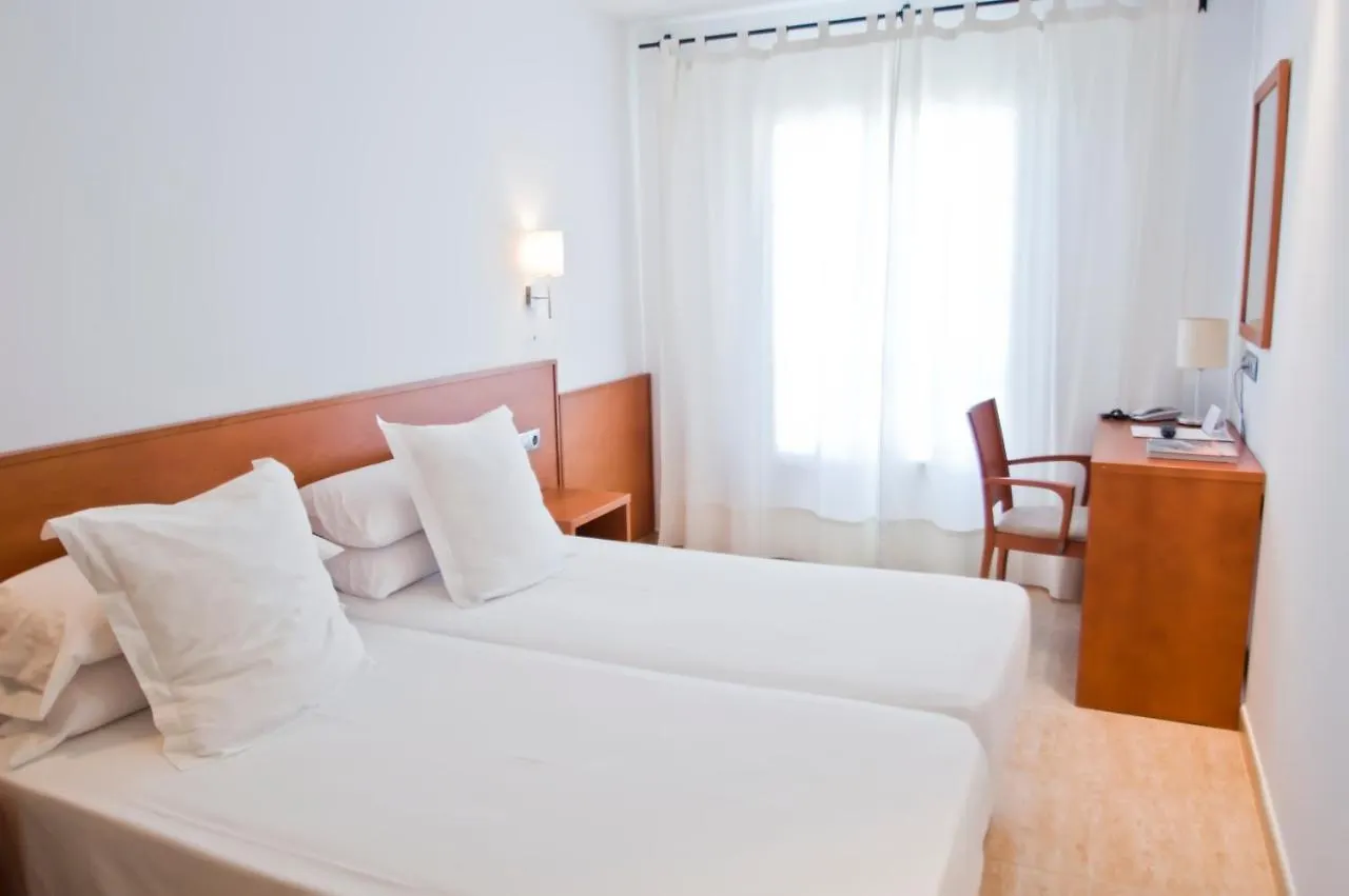 Hotel Jeni & Restaurant エス・メルカダル 3*,