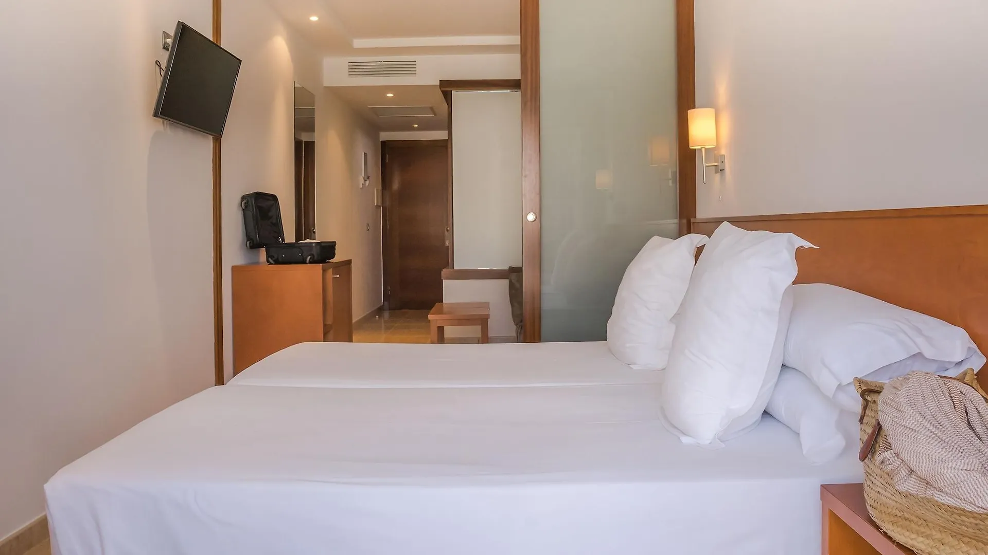 ***  Hotel Jeni & Restaurant エス・メルカダル スペイン