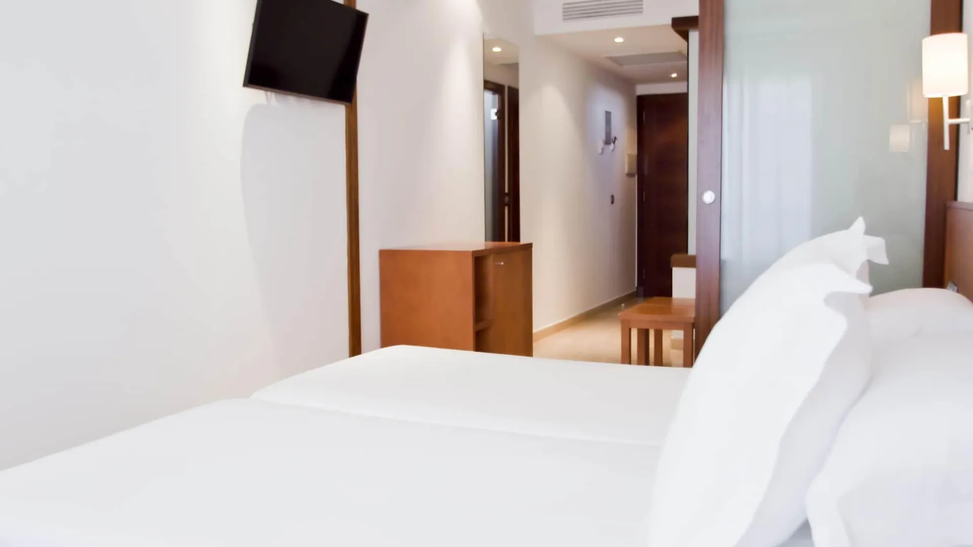 Hotel Jeni & Restaurant Es Mercadal