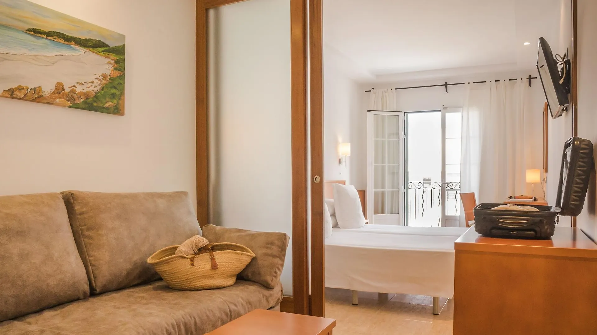 Hotel Jeni & Restaurant エス・メルカダル