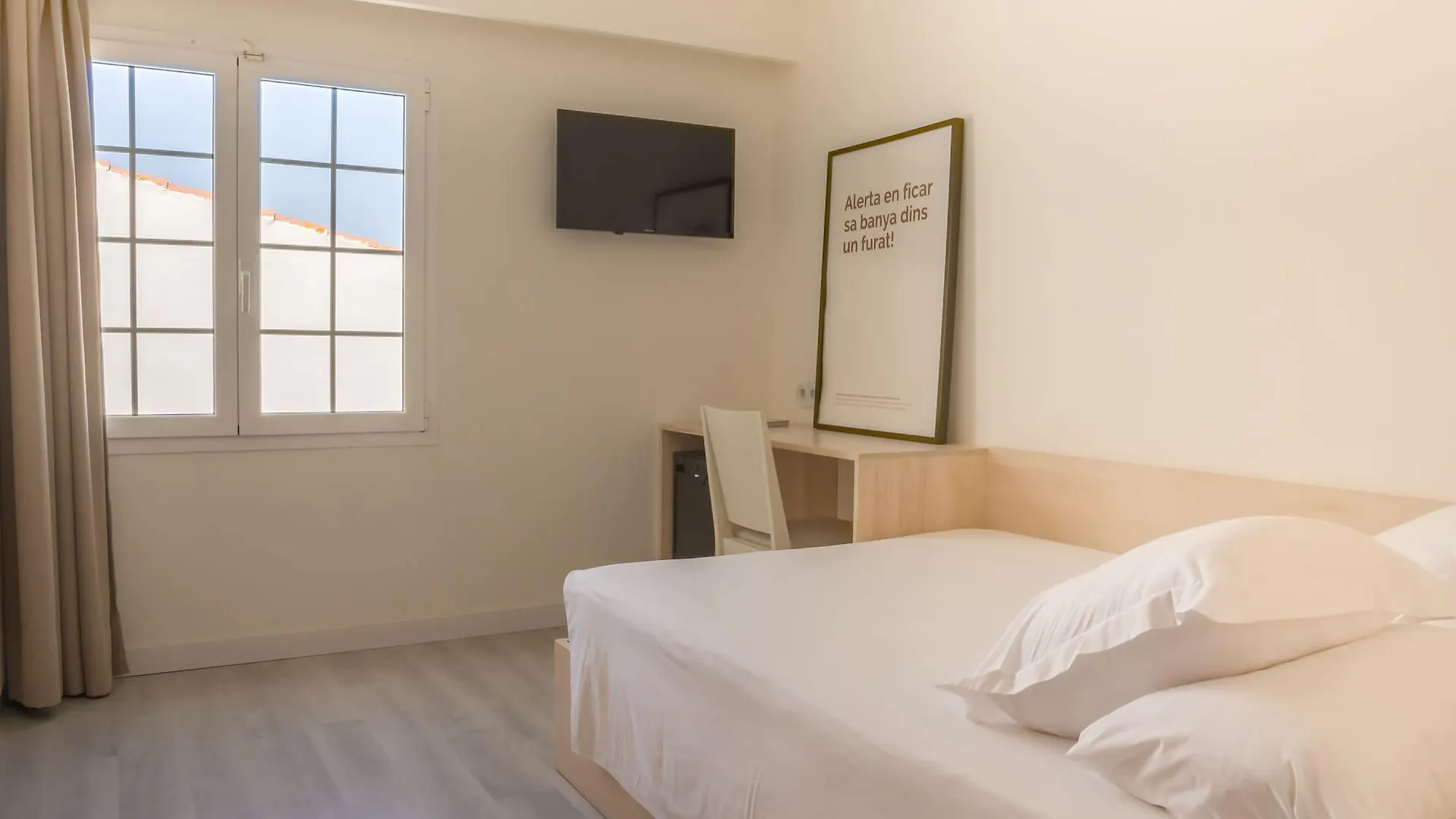 Hotel Jeni & Restaurant Es Mercadal