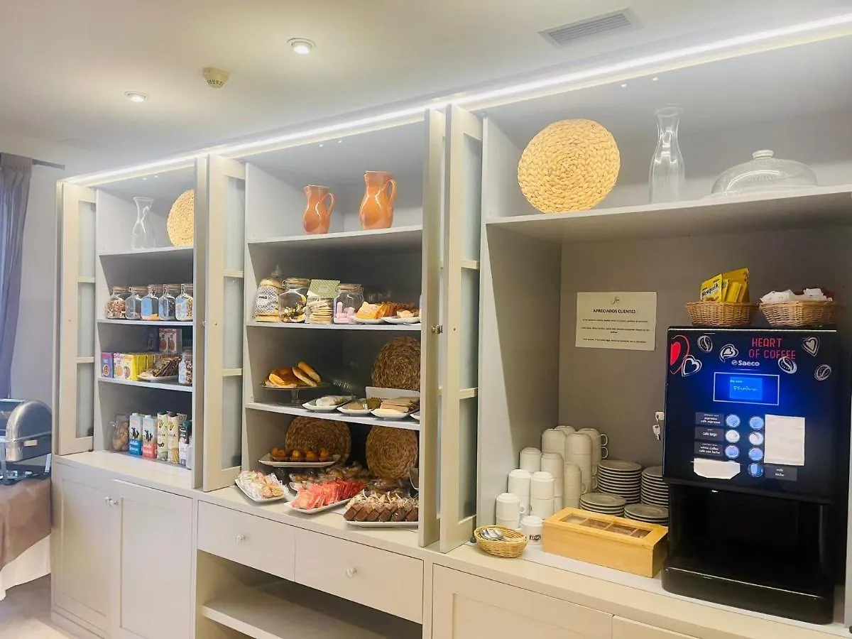 ***  Hotel Jeni & Restaurant エス・メルカダル スペイン
