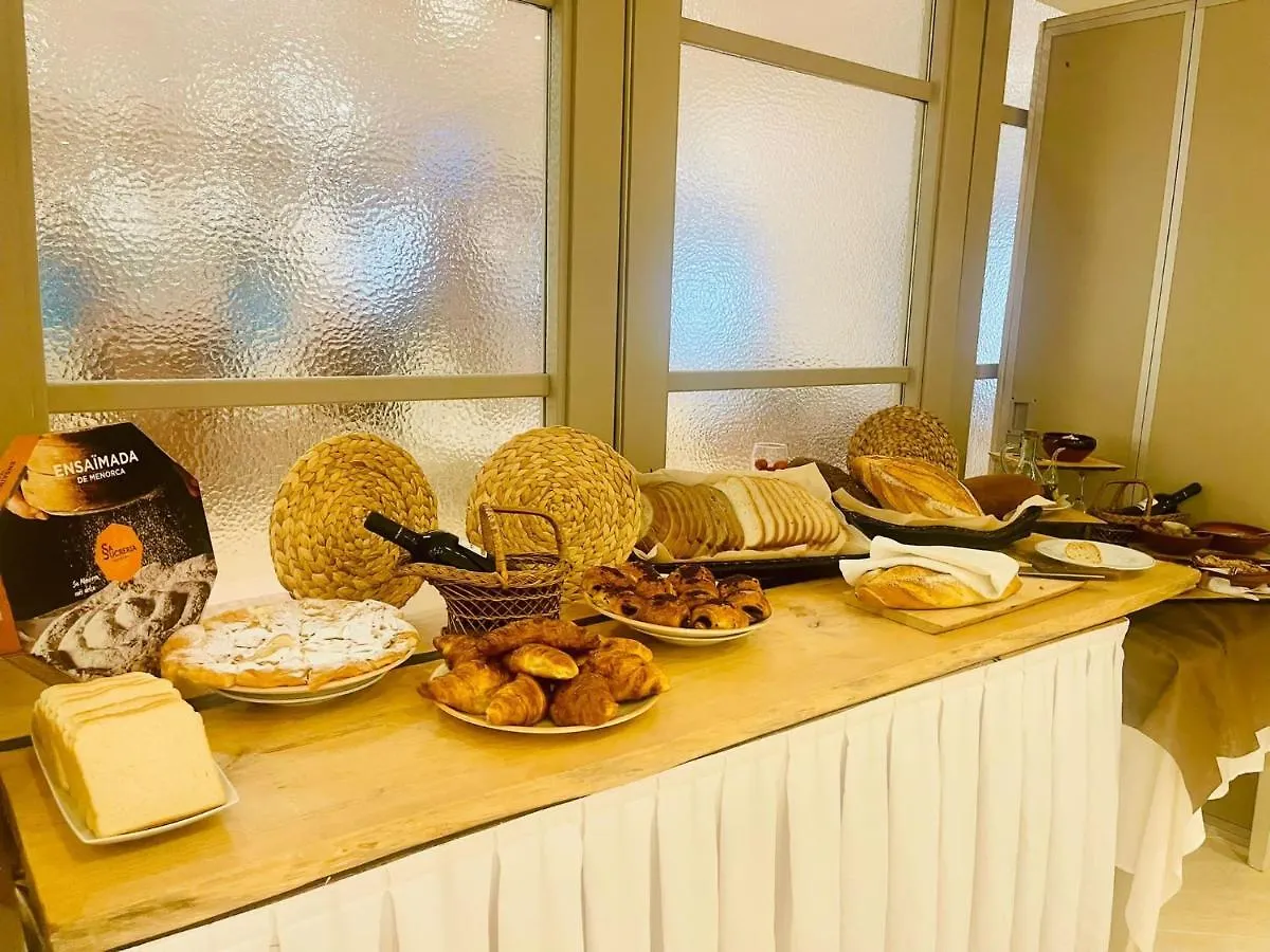 Hotel Jeni & Restaurant エス・メルカダル