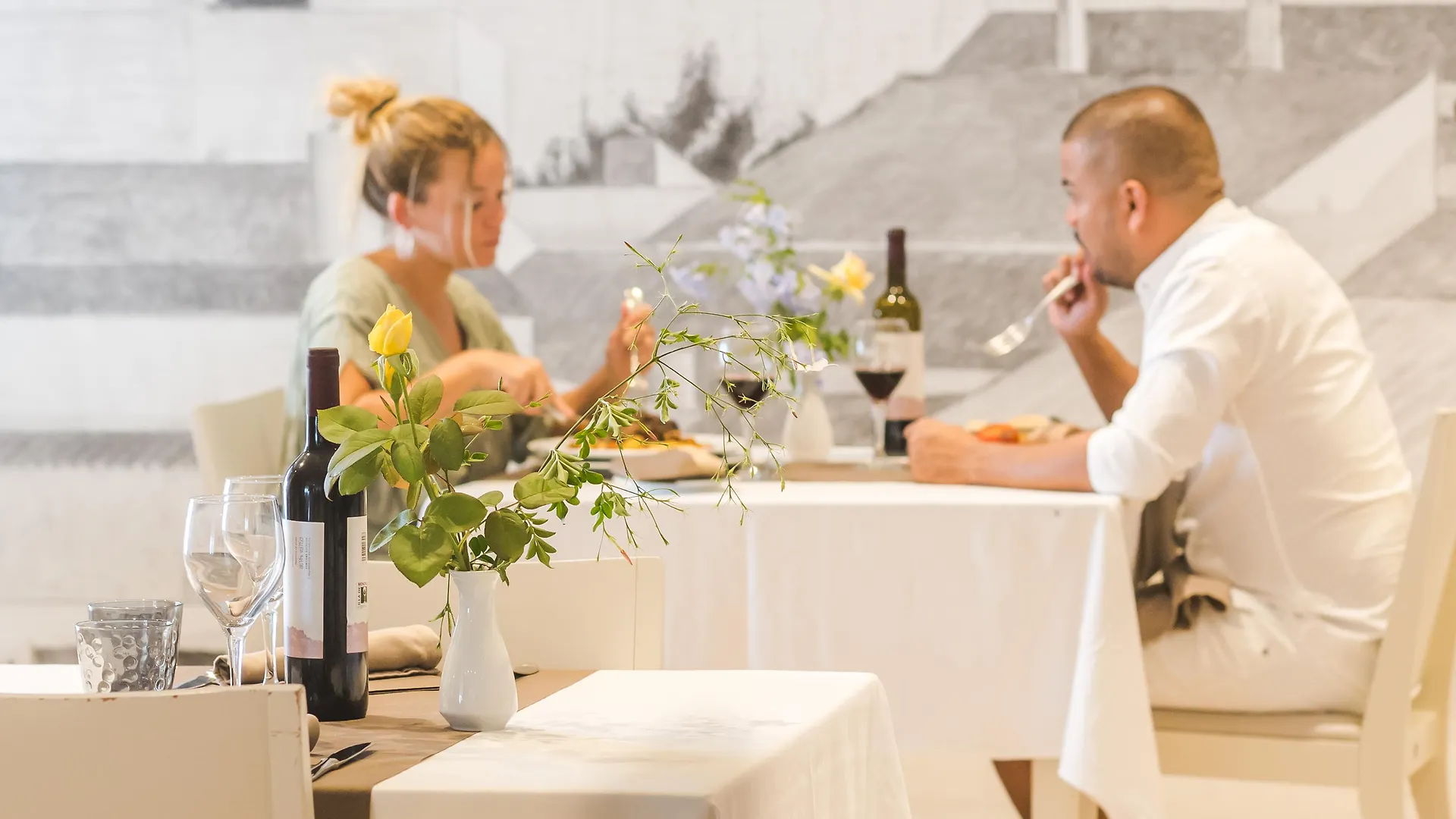 Hotel Jeni & Restaurant エス・メルカダル