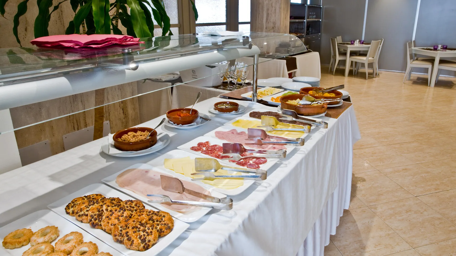Hotel Jeni & Restaurant Es Mercadal